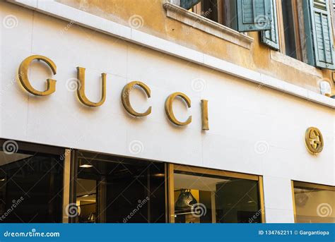 Gucci 9 store